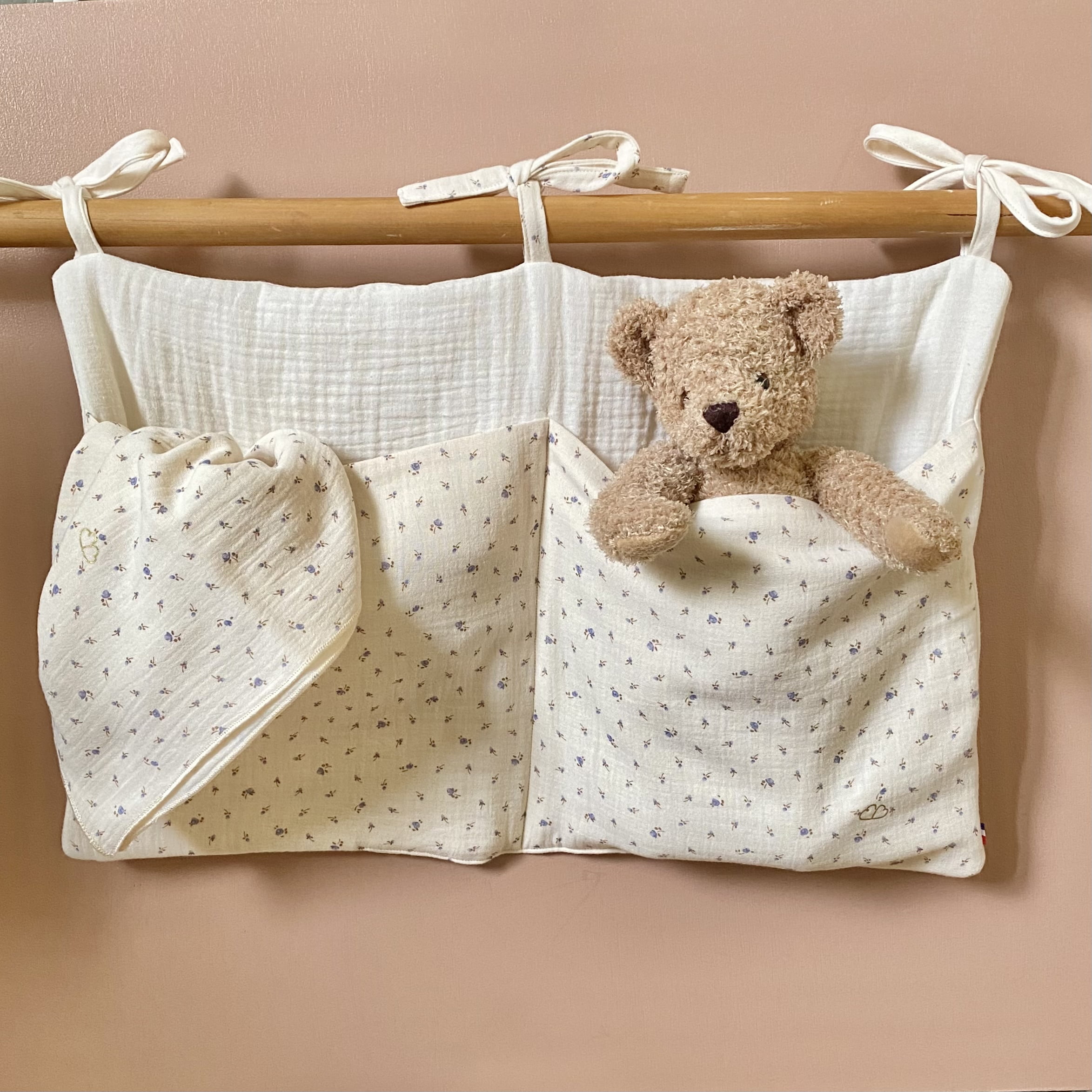 Pochette de lit bébé Range doudou range pyjama organisateur de lit pour  chambre bébé enfants en gaze de coton -  France